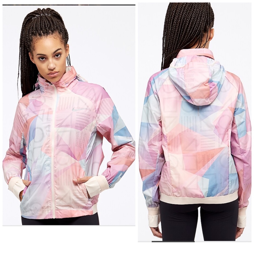 Nike Shield Fast Water & Wind Resistant Packable Lightweight Running Jacket
